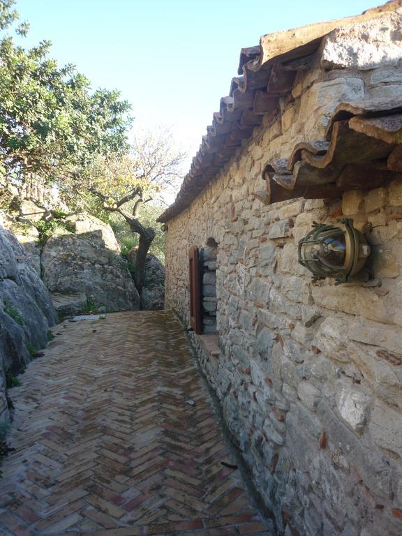 Rocca Del Vento Bed and Breakfast San Pantaleone Exteriör bild