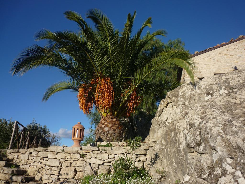 Rocca Del Vento Bed and Breakfast San Pantaleone Exteriör bild