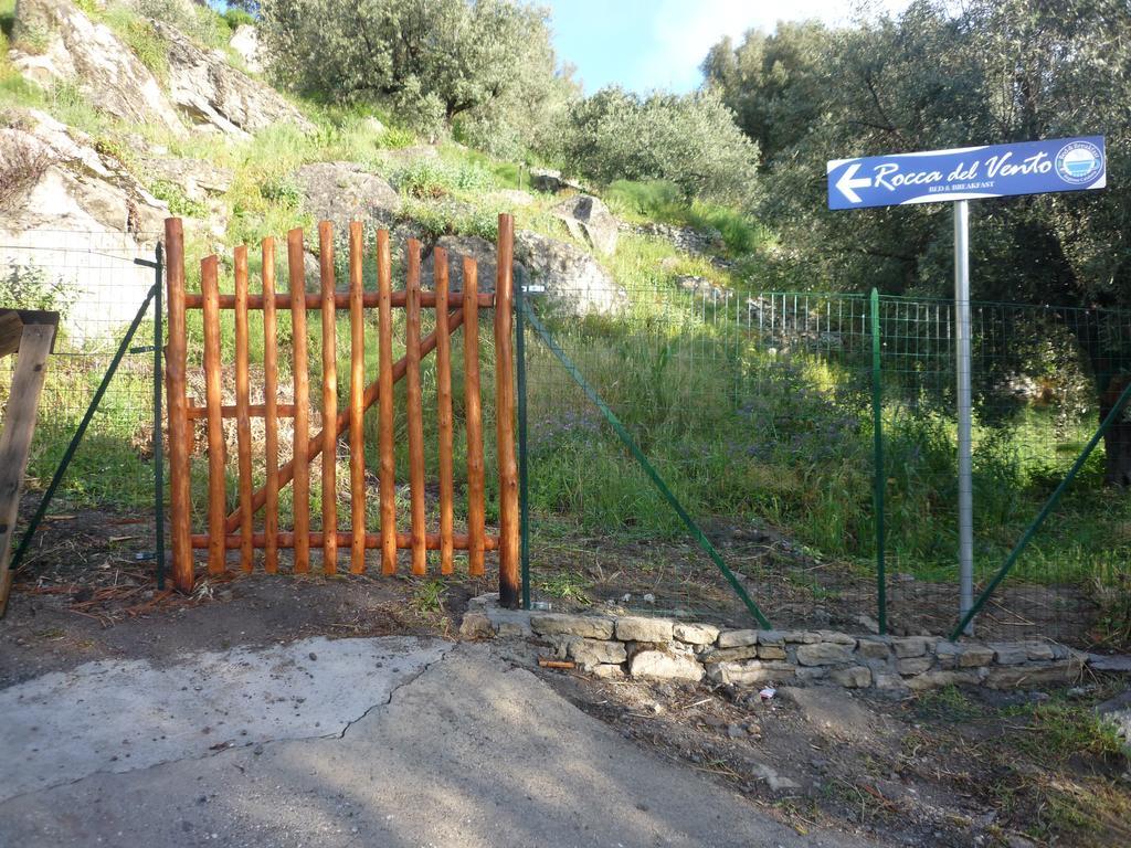 Rocca Del Vento Bed and Breakfast San Pantaleone Exteriör bild