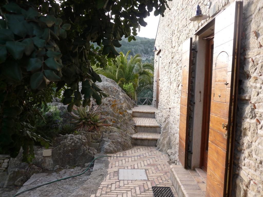 Rocca Del Vento Bed and Breakfast San Pantaleone Rum bild