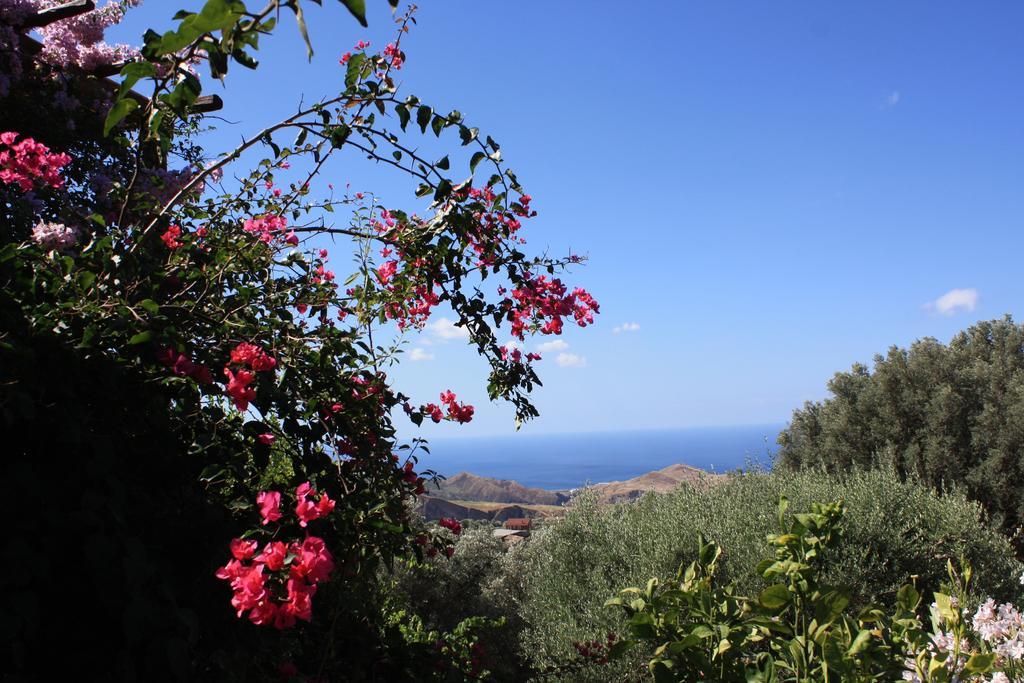 Rocca Del Vento Bed and Breakfast San Pantaleone Exteriör bild