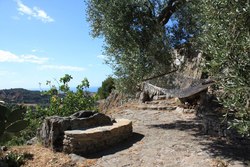 Rocca Del Vento Bed and Breakfast San Pantaleone Exteriör bild