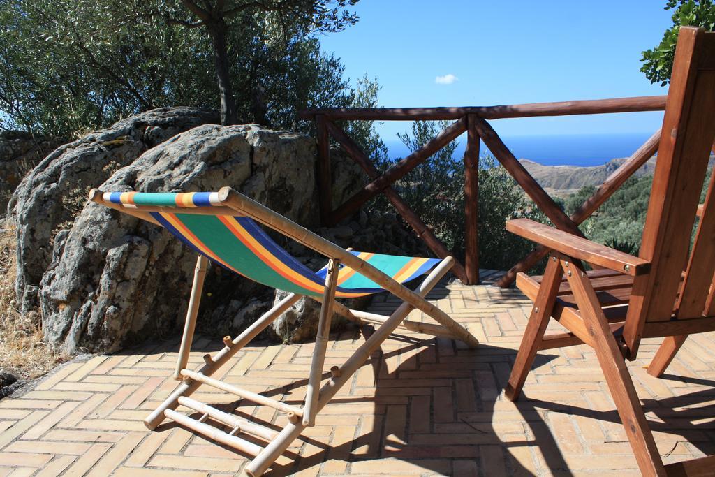 Rocca Del Vento Bed and Breakfast San Pantaleone Exteriör bild