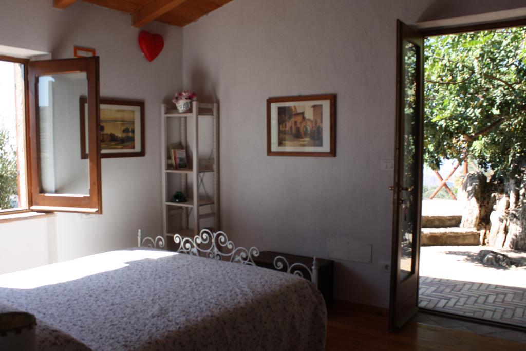 Rocca Del Vento Bed and Breakfast San Pantaleone Exteriör bild